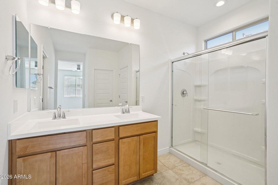 29-web-or-mls-W Vale Dr-S0502-029