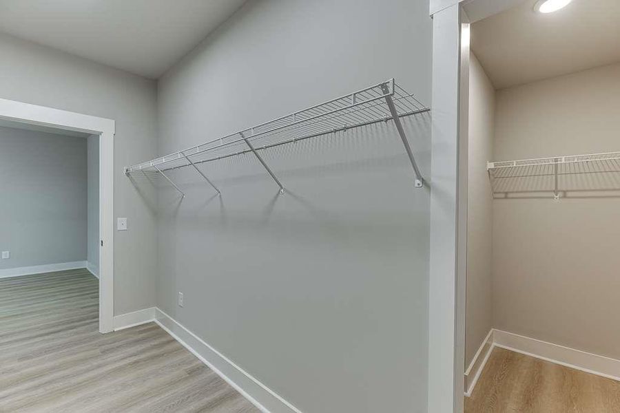 Spacious, unfurnished interior of a new home in , Jefferson (Image 25).