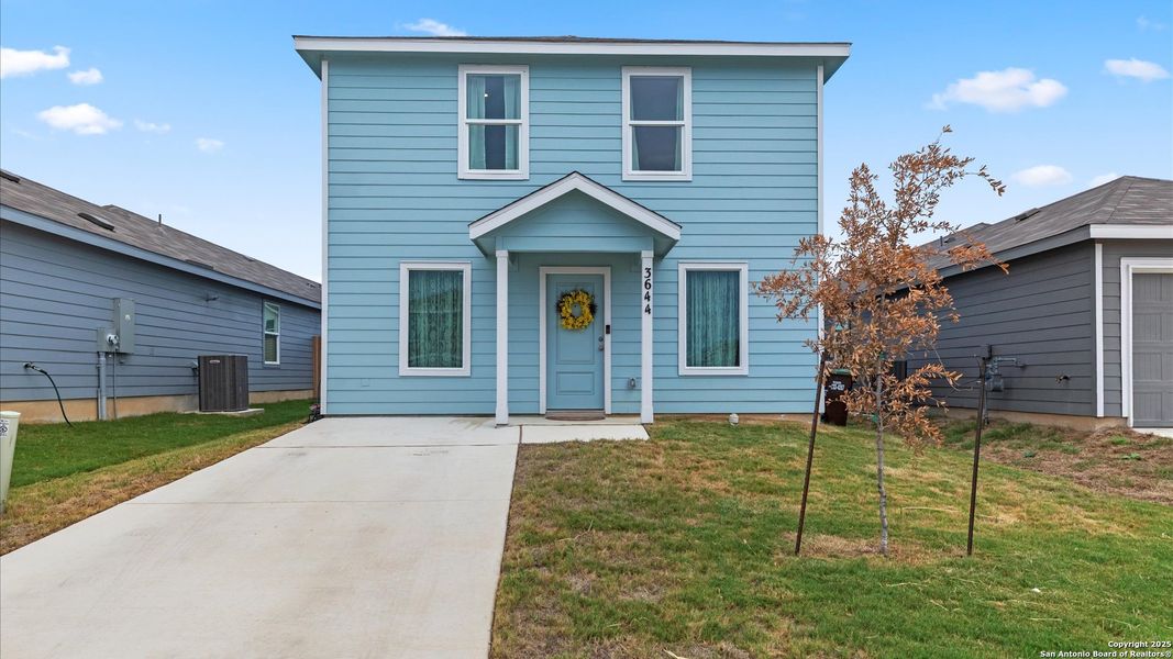 Front exterior of a new home in , New Braunfels, TX, highlighting curb appeal (Image 18). Front exterior of a new home in , New Braunfels, TX, highlighting curb appeal (Image 18).