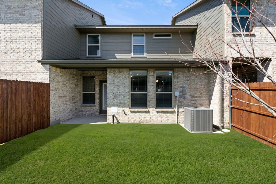 Front exterior of a new home in Sereno Oaks, Dallas, TX, highlighting curb appeal (Image 27). Front exterior of a new home in Sereno Oaks, Dallas, TX, highlighting curb appeal (Image 27).