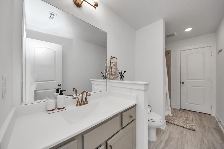 Furnished interior view inside a new home in Candela, Richmond (Image 18).