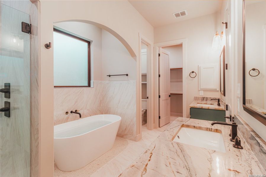 Furnished interior view inside a new home in , La Vernia (Image 5).