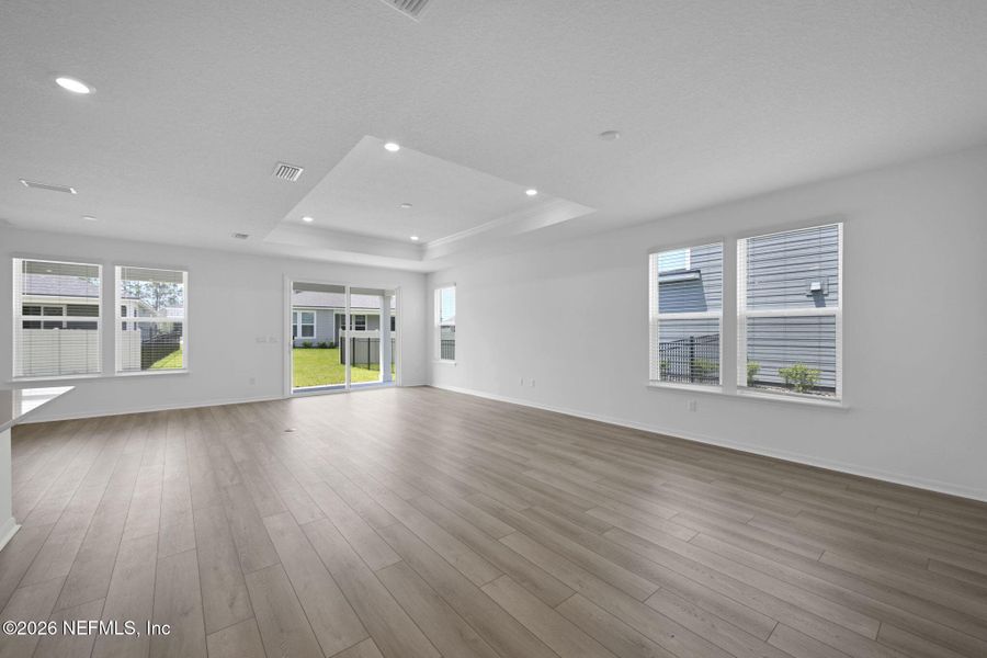 Spacious, unfurnished interior of a new home in Hyland Trail, Green Cove Springs (Image 45).
