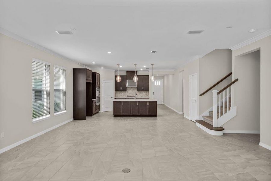 621 SE Ranch Oak Circle ~ Ready Now