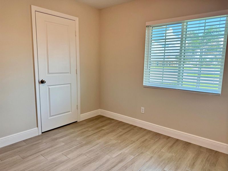 Spacious, unfurnished interior of a new home in , Okeechobee (Image 18).
