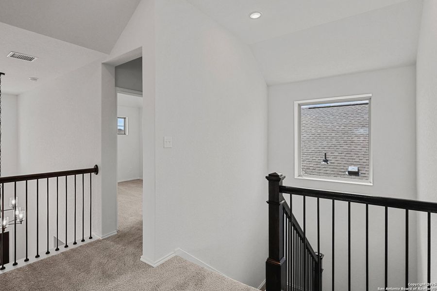 Spacious, unfurnished interior of a new home in Overlook at Creekside, New Braunfels (Image 28).