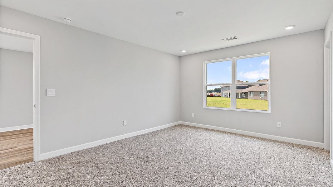 Spacious, unfurnished interior of a new home in Colonial East, Panama City Beach (Image 21).