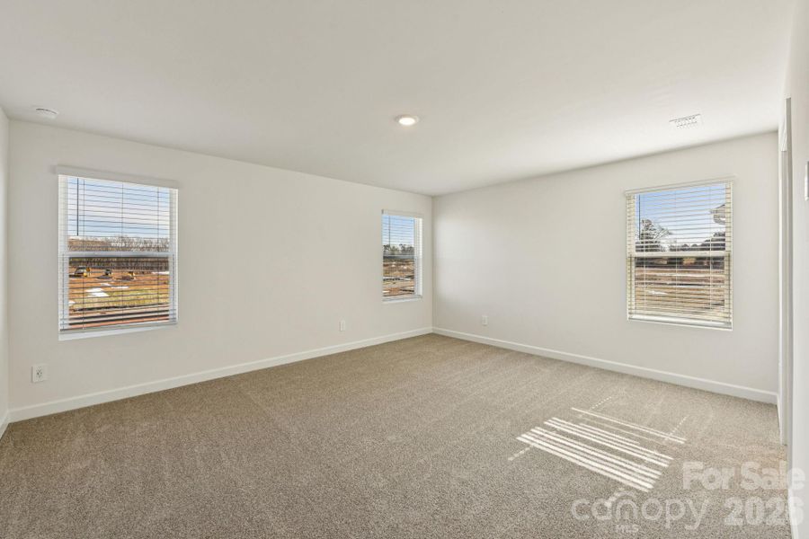 Spacious, unfurnished interior of a new home in Galloway Ridge, Charlotte (Image 22).
