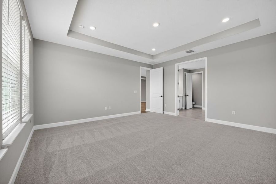 Spacious, unfurnished interior of a new home in Headwaters at Lofton Creek, Yulee (Image 23).
