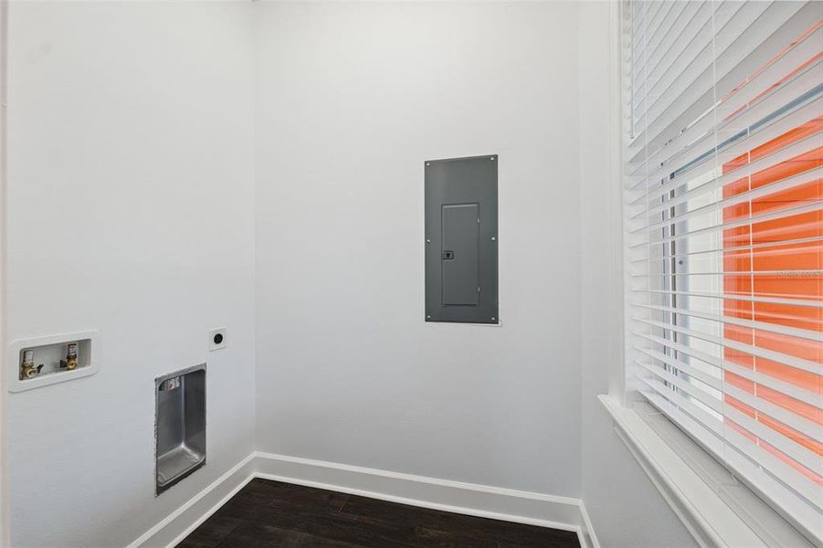 Spacious, unfurnished interior of a new home in , Hudson (Image 29).