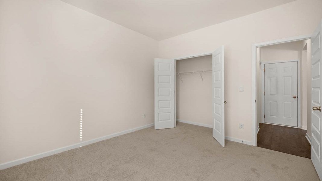 Spacious, unfurnished interior of a new home in Estates at Deer Hollow, Grovetown (Image 24).