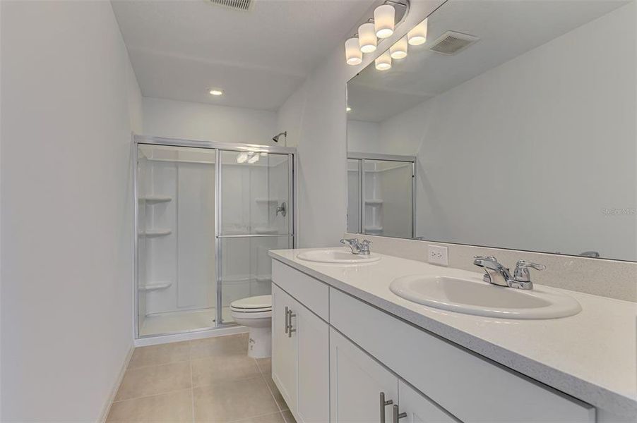 Furnished interior view inside a new home in , Sarasota (Image 18).