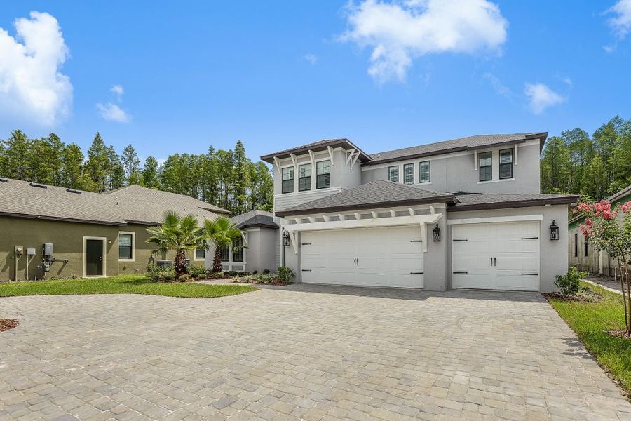 Representative exterior details of a home built from the Carrington II by Mobley Homes in Sunset Estates, Lutz (Image 17).