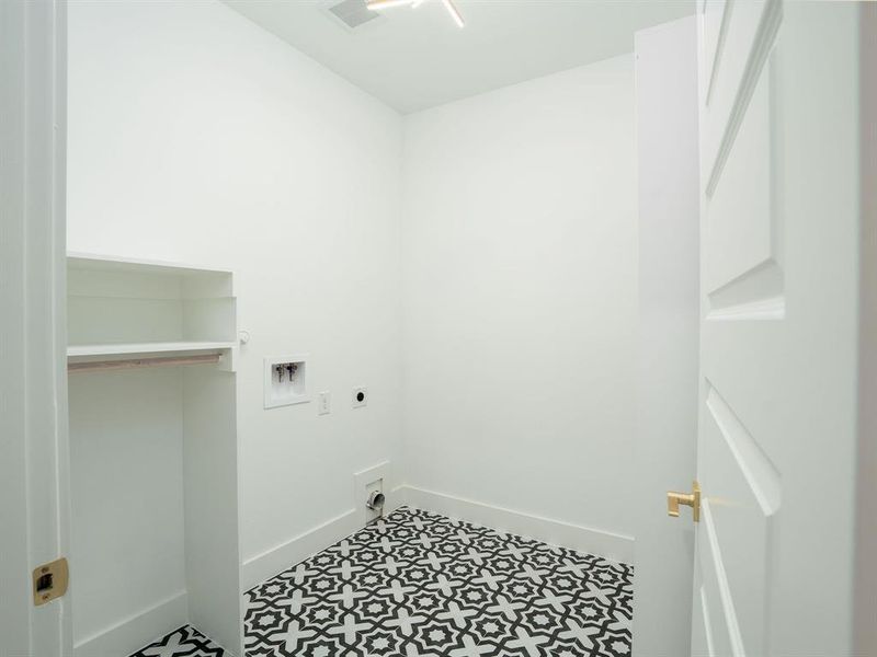 Spacious, unfurnished interior of a new home in , Dallas (Image 31). Spacious, unfurnished interior of a new home in , Dallas (Image 31).