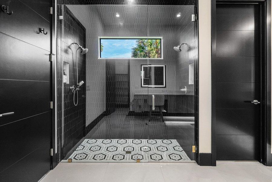 Furnished interior view inside a new home in , Juno Beach (Image 67).