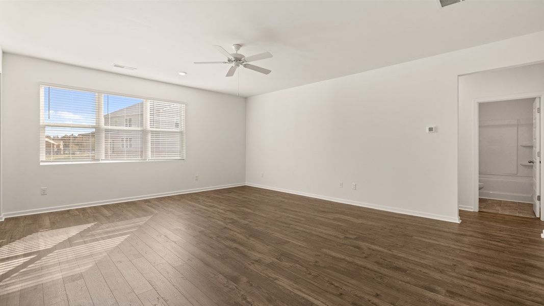 Spacious, unfurnished interior of a new home in Bridle Creek, Locust Grove (Image 17).