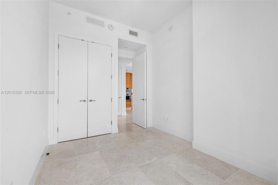 Spacious, unfurnished interior of a new home in , Miami (Image 72).