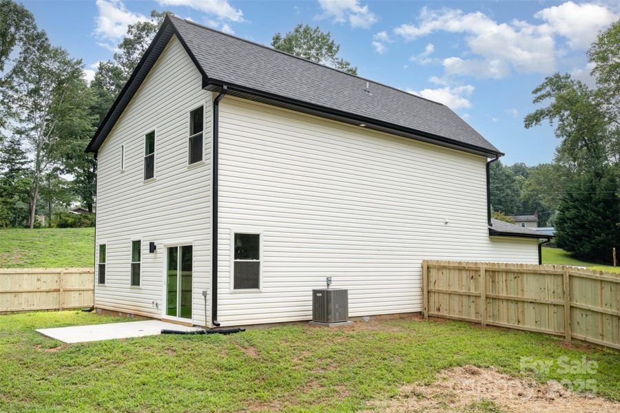 Front exterior of a new home in , Hickory, NC, highlighting curb appeal (Image 21).