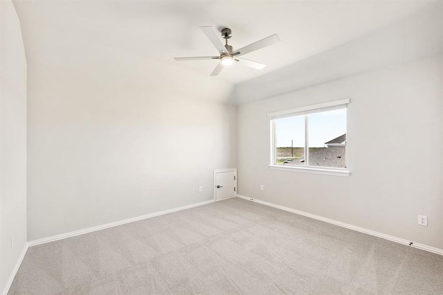 Spacious, unfurnished interior of a new home in Creekview Meadows, Pilot Point (Image 36).