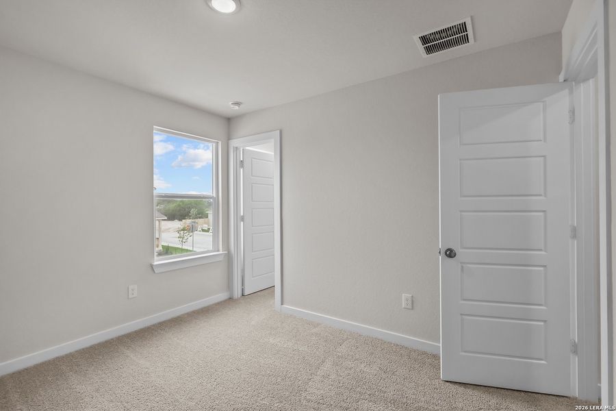 Spacious, unfurnished interior of a new home in Senna, Leon Valley (Image 15).