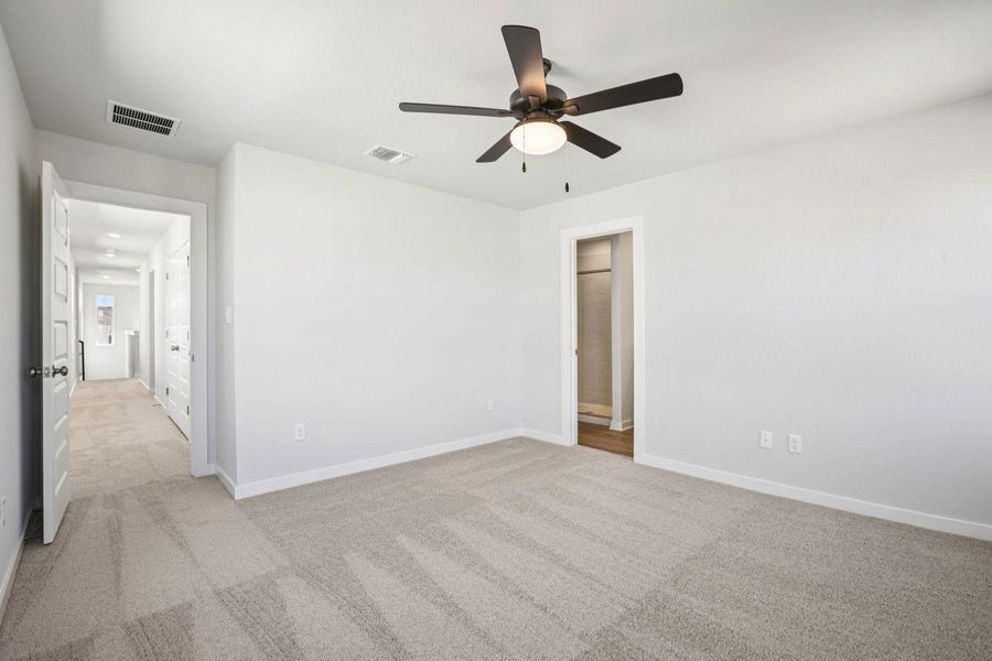 Spacious, unfurnished interior of a new home in Avery Centre, Round Rock (Image 29).