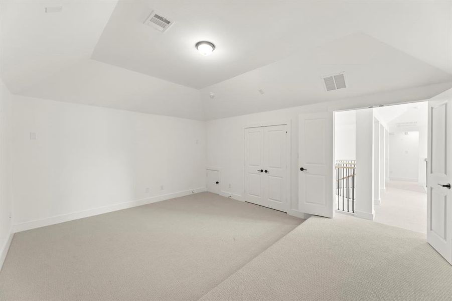 24. 5609 Aiken - Media 24. 5609 Aiken - Media