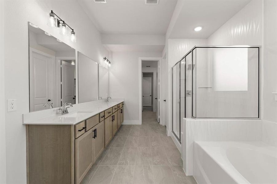 15_16. 7228 Ladybug - Bath