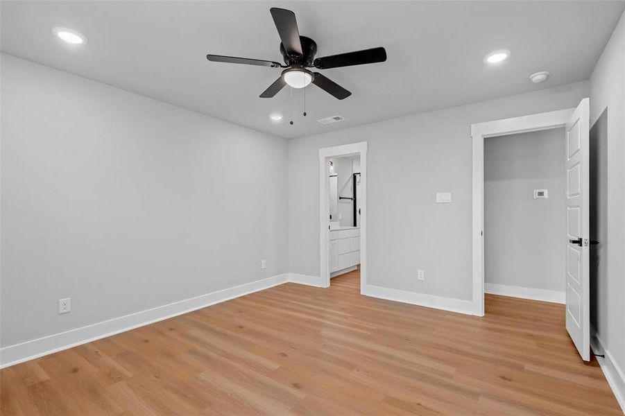 Spacious, unfurnished interior of a new home in , Tolar (Image 33).