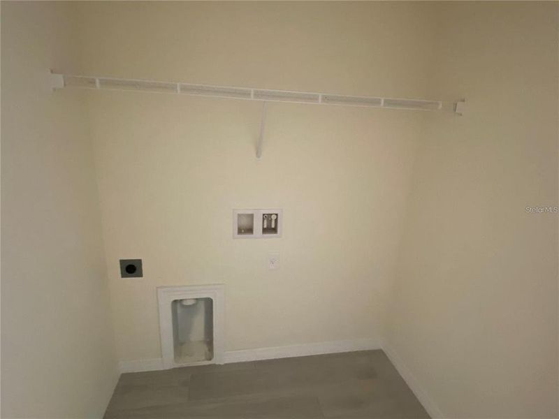 Spacious, unfurnished interior of a new home in , North Port (Image 15).