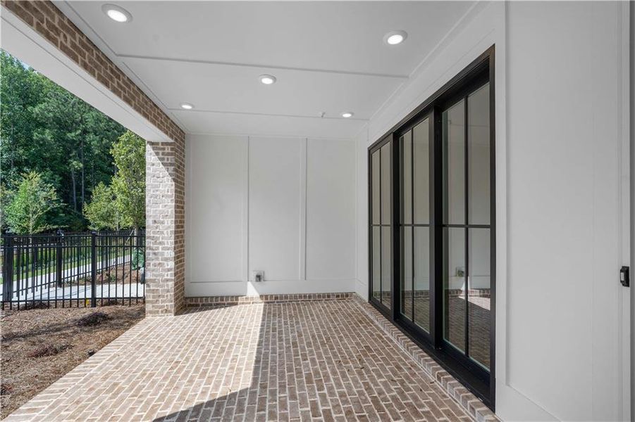 Spacious, unfurnished interior of a new home in Ecco Park, Alpharetta (Image 31).