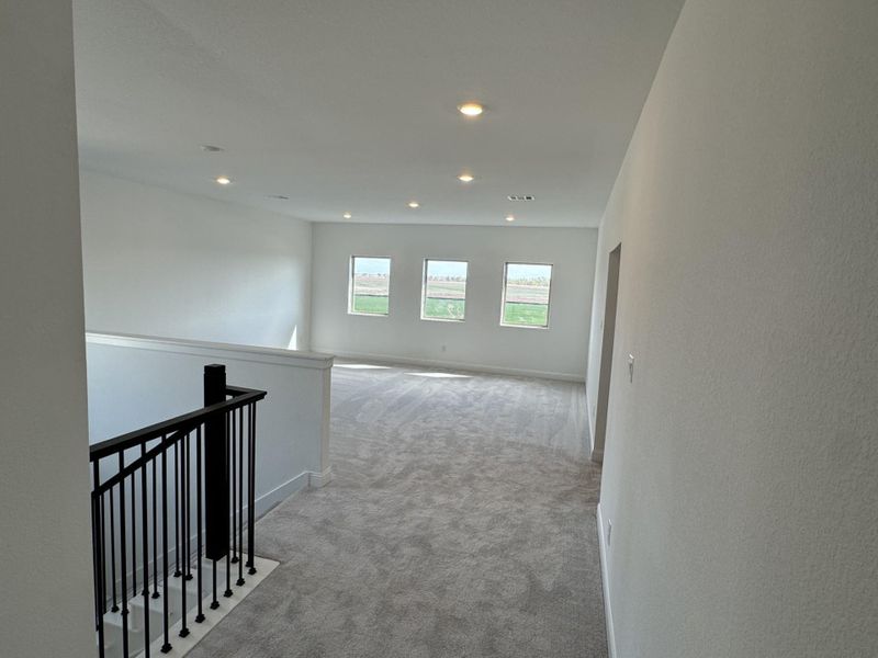 Pictures are representative of same floor plan - not the actual home Pictures are representative of same floor plan - not the actual home