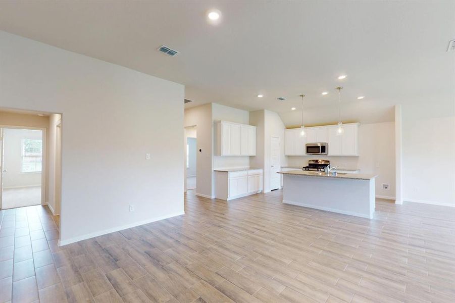 Image 35 of a home in Kings Way.