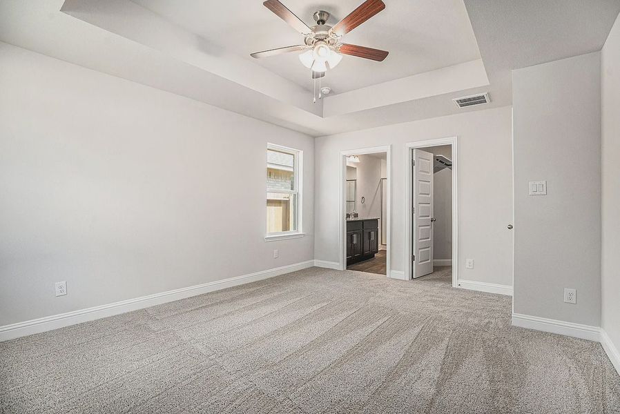 Spacious, unfurnished interior of a new home in Kiber Reserve, Angleton (Image 14).