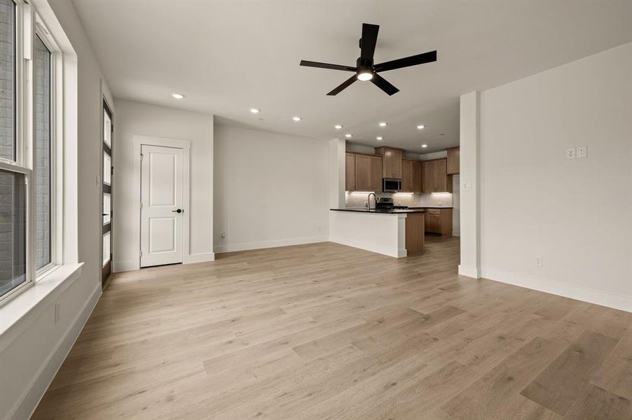 Our Bella floor plan offers an open and flowing space perfect for entertaining. Our Bella floor plan offers an open and flowing space perfect for entertaining.