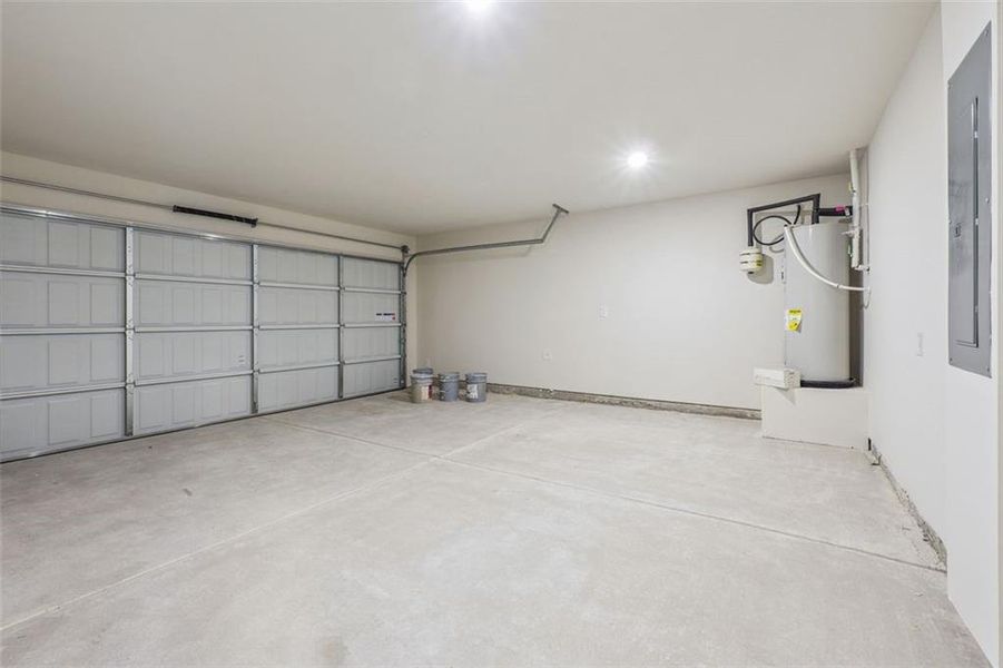 Spacious, unfurnished interior of a new home in Stonewall Station, Atlanta (Image 20).