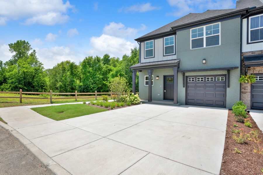 Photo of a similar plan - the Charleston. Design selections and features may vary.