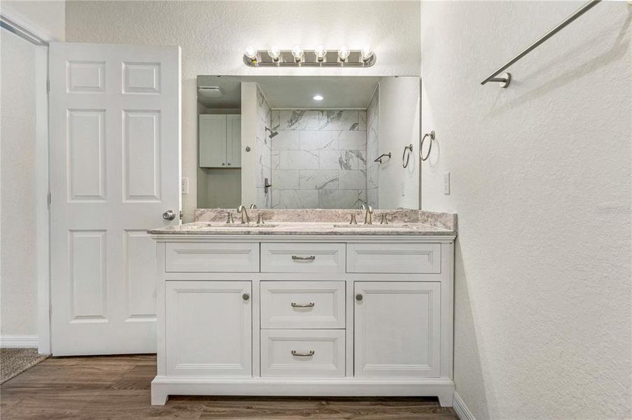 Furnished interior view inside a new home in , Edgewater (Image 4).