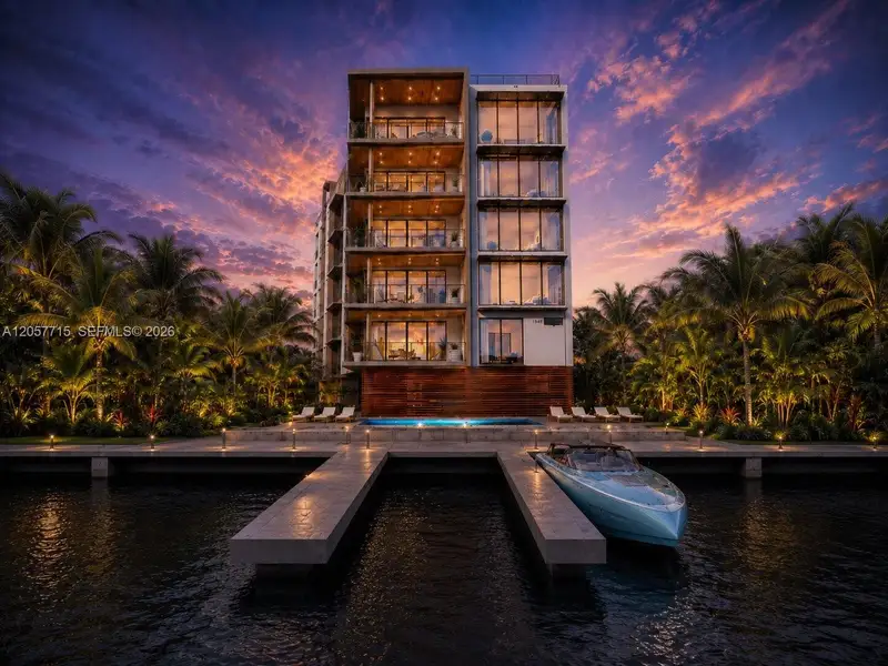 Condo located in Fort Lauderdale, FL showcasing its design and architecture (Image 3).