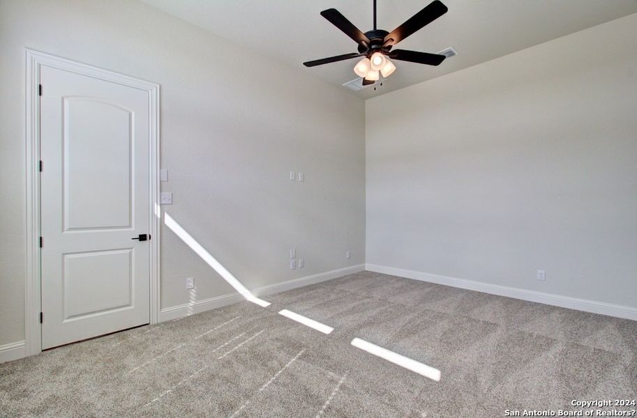 Spacious, unfurnished interior of a new home in Veranda, San Antonio (Image 13). Spacious, unfurnished interior of a new home in Veranda, San Antonio (Image 13).