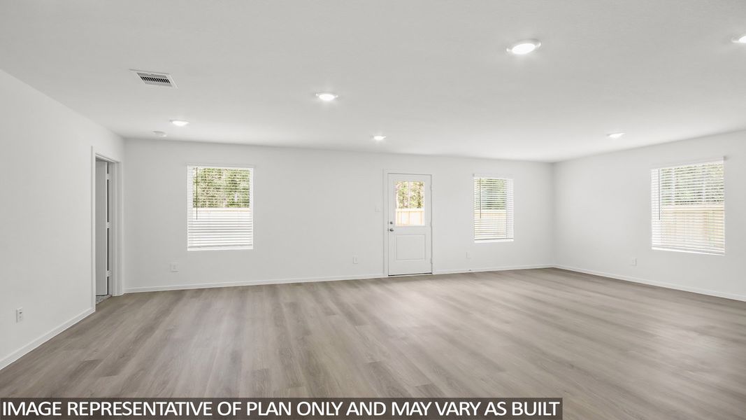 Spacious, unfurnished interior of a new home in Silverthorne, Conroe (Image 7).