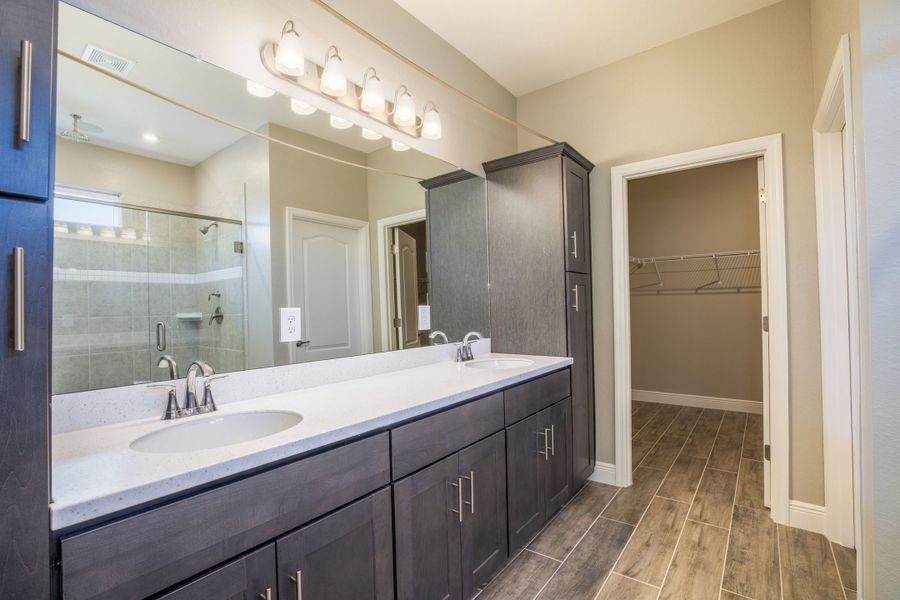Representative furnished interior of a home built from the Sierra by Maronda Homes in Marion Oaks, Ocala (Image 5).