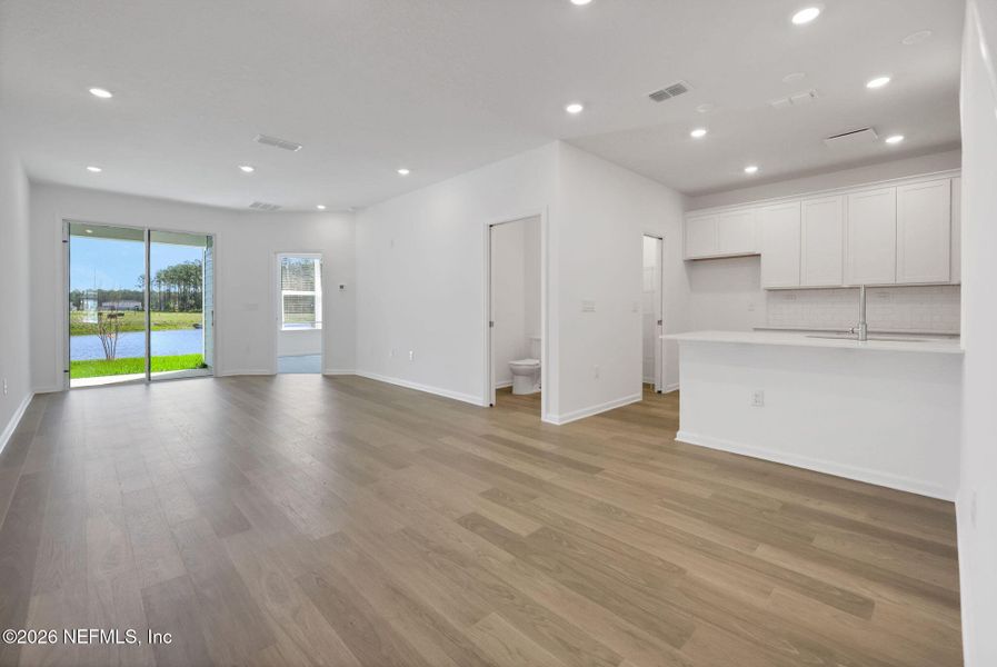 Spacious, unfurnished interior of a new home in Brook Forest, St. Augustine (Image 25).
