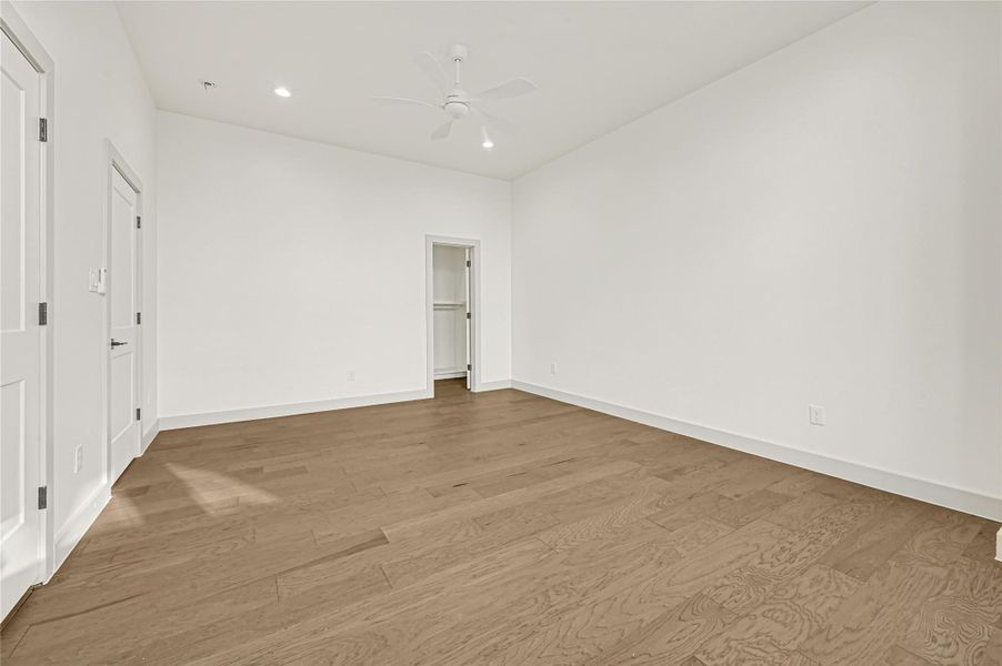 Spacious, unfurnished interior of a new home in , Houston (Image 36). Spacious, unfurnished interior of a new home in , Houston (Image 36).