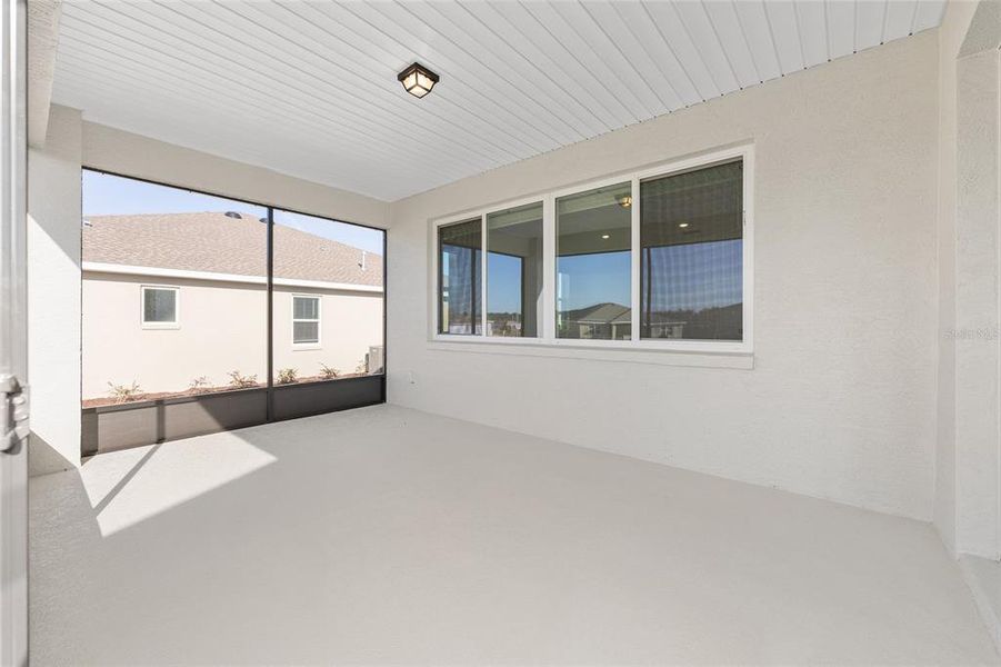 Exterior details and patio area of a home in , Ocala (Image 4).