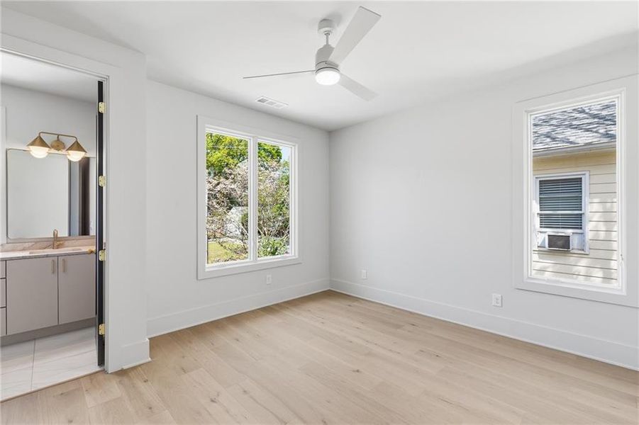 Spacious, unfurnished interior of a new home in , Atlanta (Image 46).