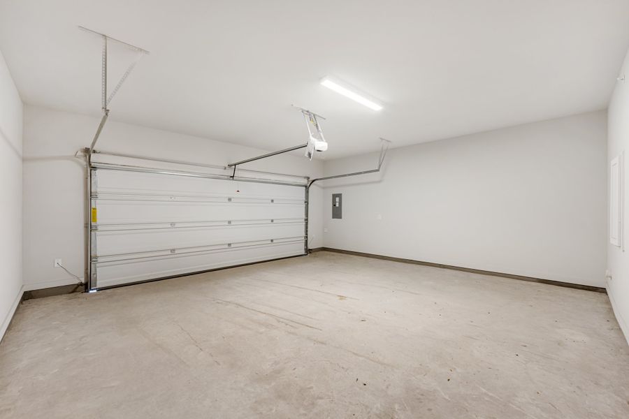 Spacious, unfurnished interior of a new home in Wildridge, Oak Point (Image 46). Spacious, unfurnished interior of a new home in Wildridge, Oak Point (Image 46).