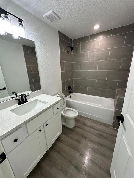 Furnished interior view inside a new home in , Dunnellon (Image 8).