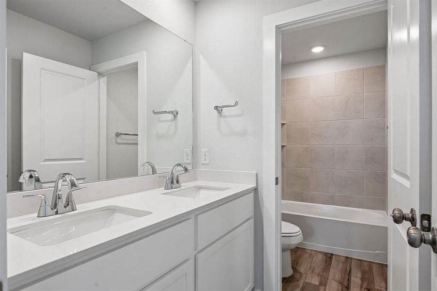 Furnished interior view inside a new home in Lone Oak, Alvarado (Image 9).