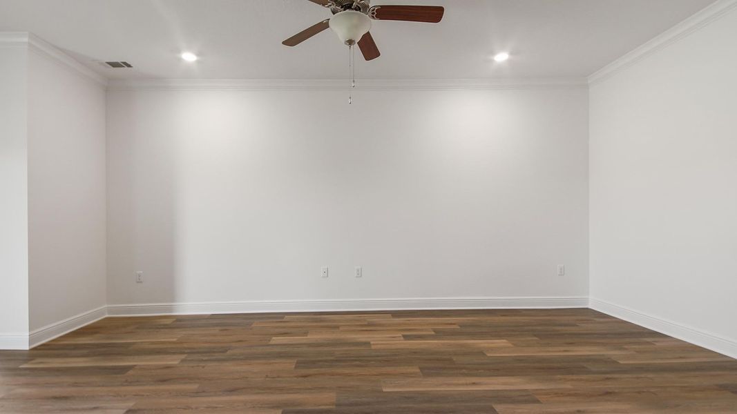Spacious, unfurnished interior of a new home in Caballeros Estates At Hombre, Panama City Beach (Image 22).
