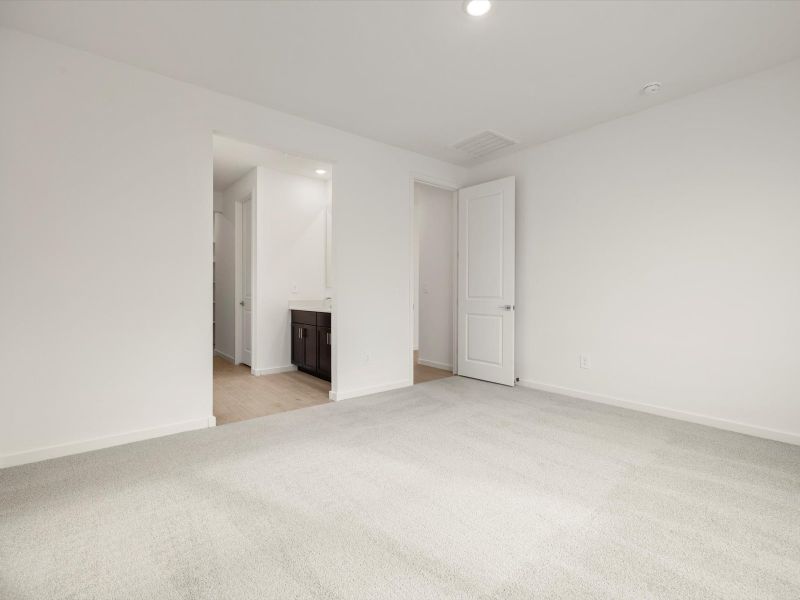 Spacious, unfurnished interior of a new home in Entrada Reserve Series, Tolleson (Image 15).